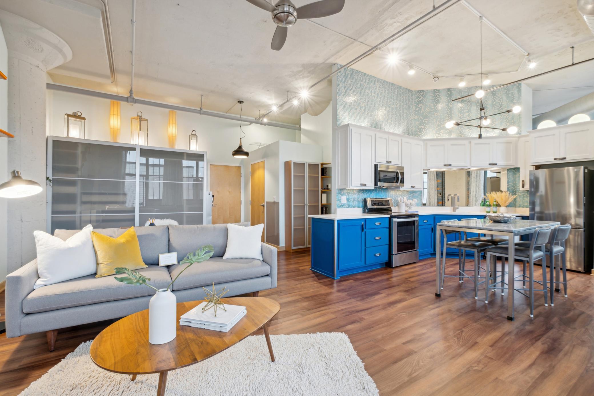 1901 E Hennepin Avenue 103