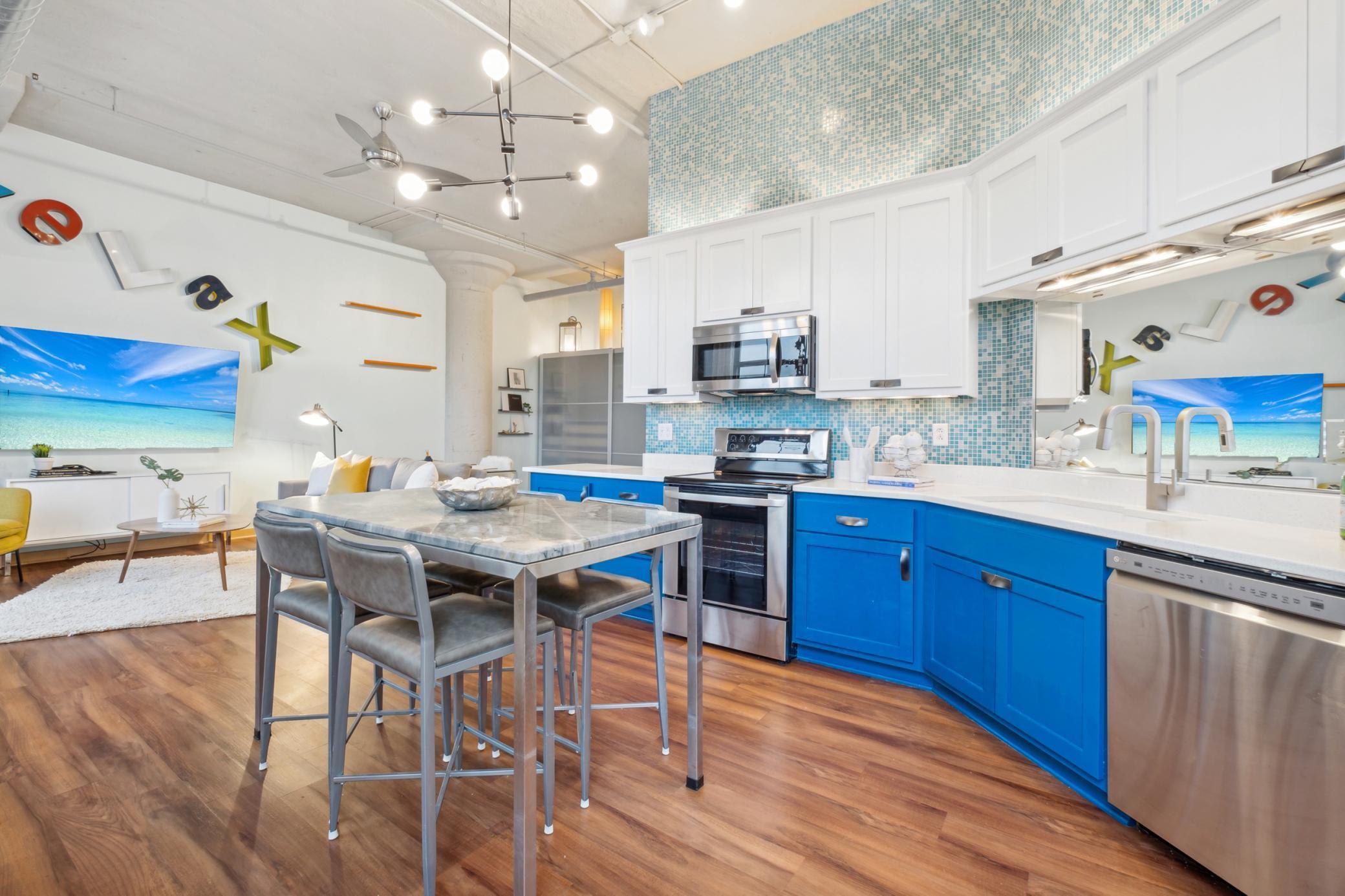 1901 E Hennepin Avenue 103