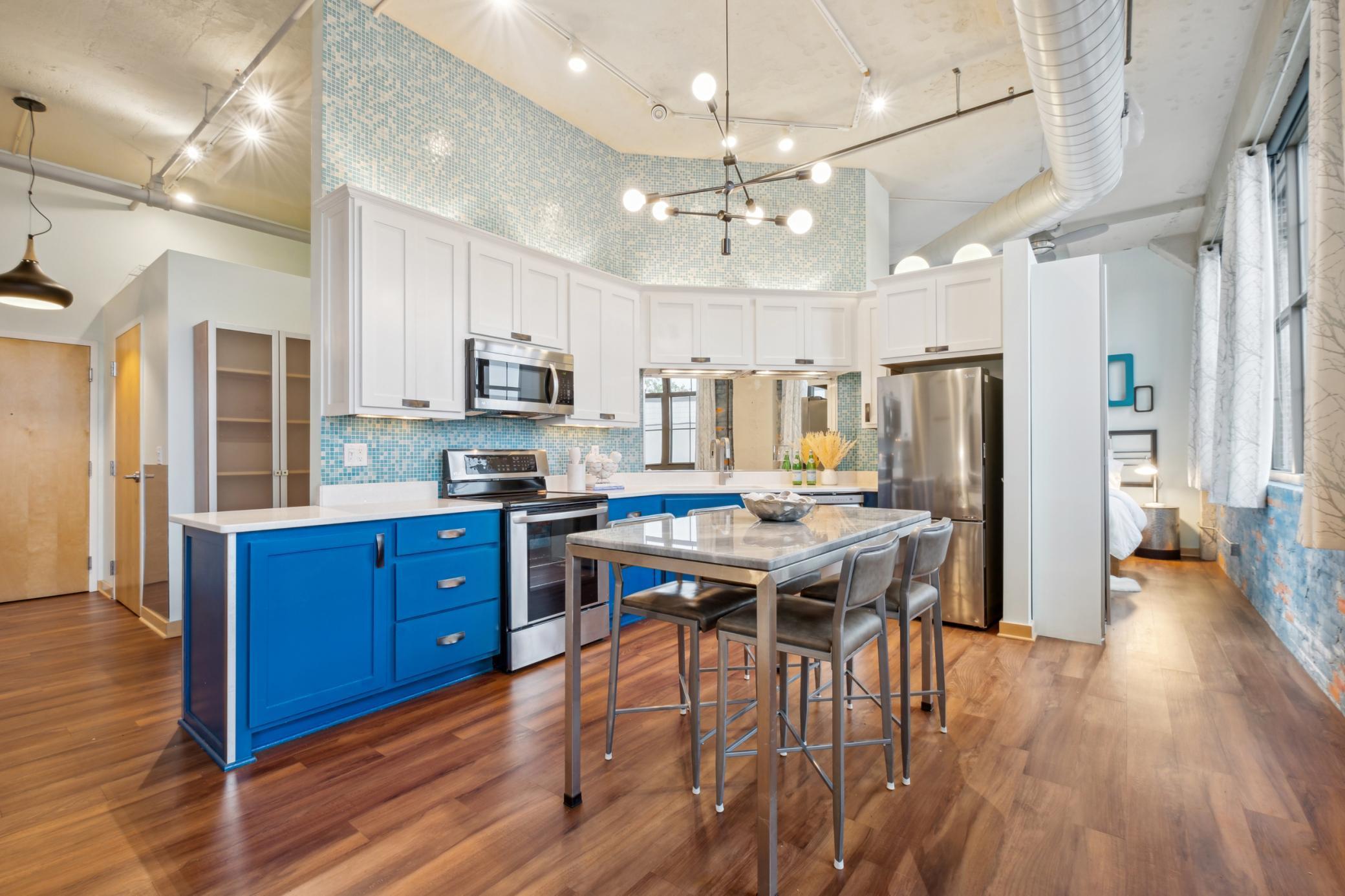 1901 E Hennepin Avenue 103