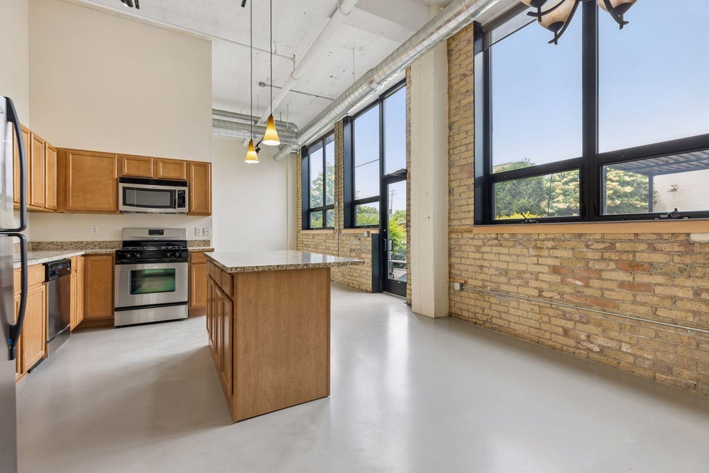 Photo of 1701 Madison Street NE #101, Minneapolis, MN 55413 (MLS # 7086146)