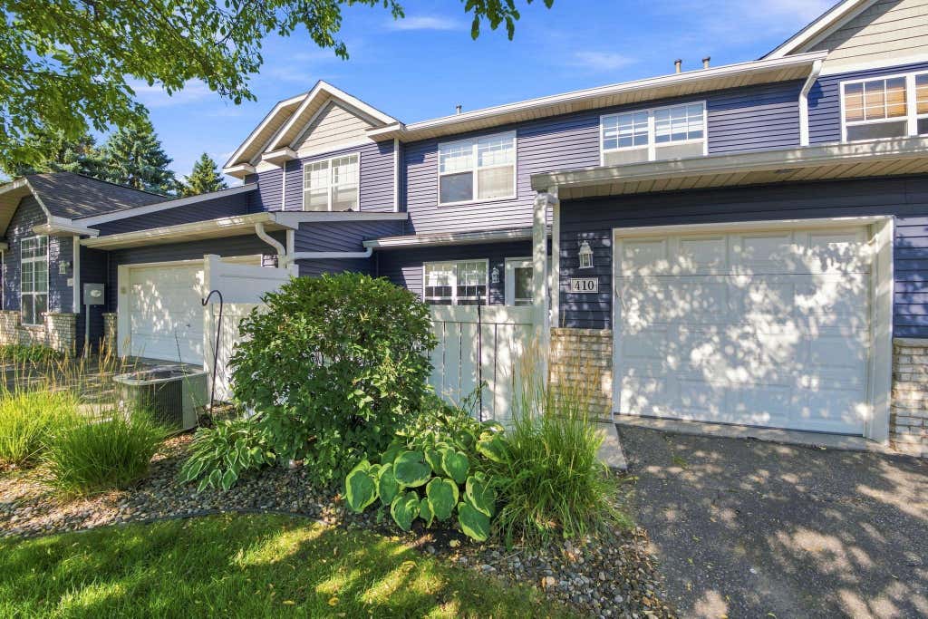 Photo of 410 Hickory Lane N, Oakdale, MN 55128 (MLS # 7128692)