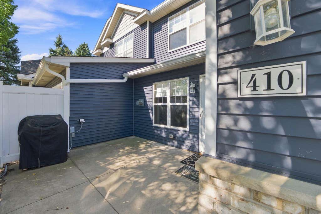 Photo of 410 Hickory Lane N, Oakdale, MN 55128 (MLS # 7128692)