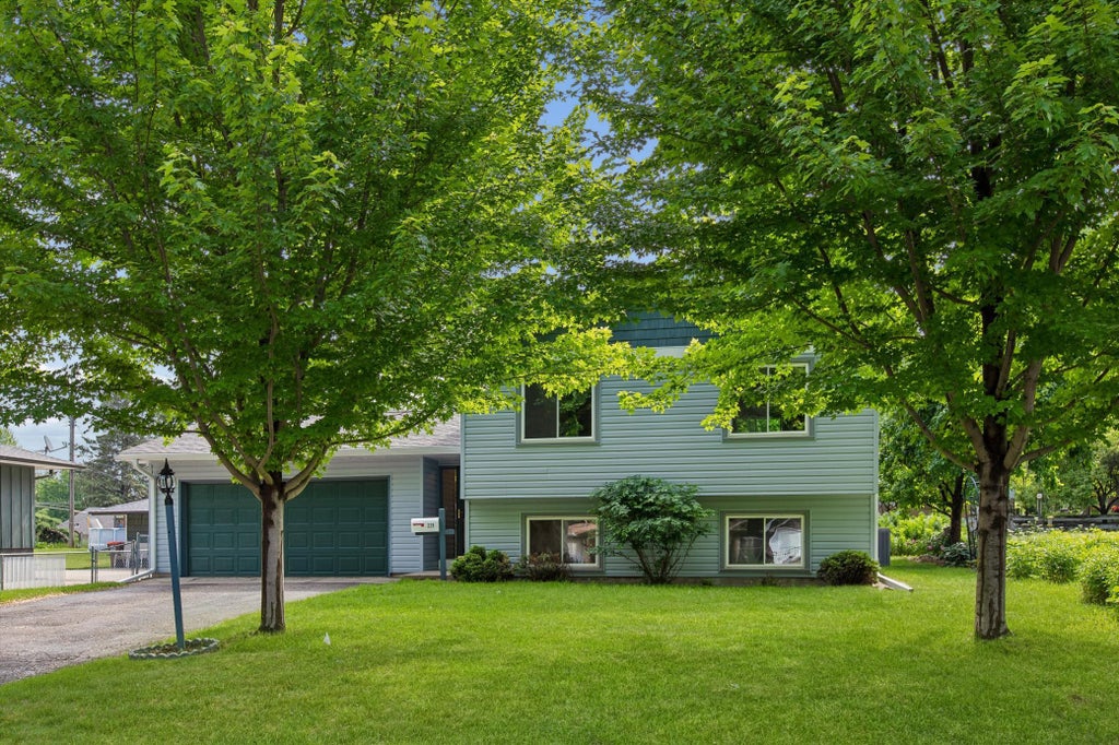 Photo of 229 21st Avenue S, South Saint Paul, MN 55075 (MLS # 7053567)