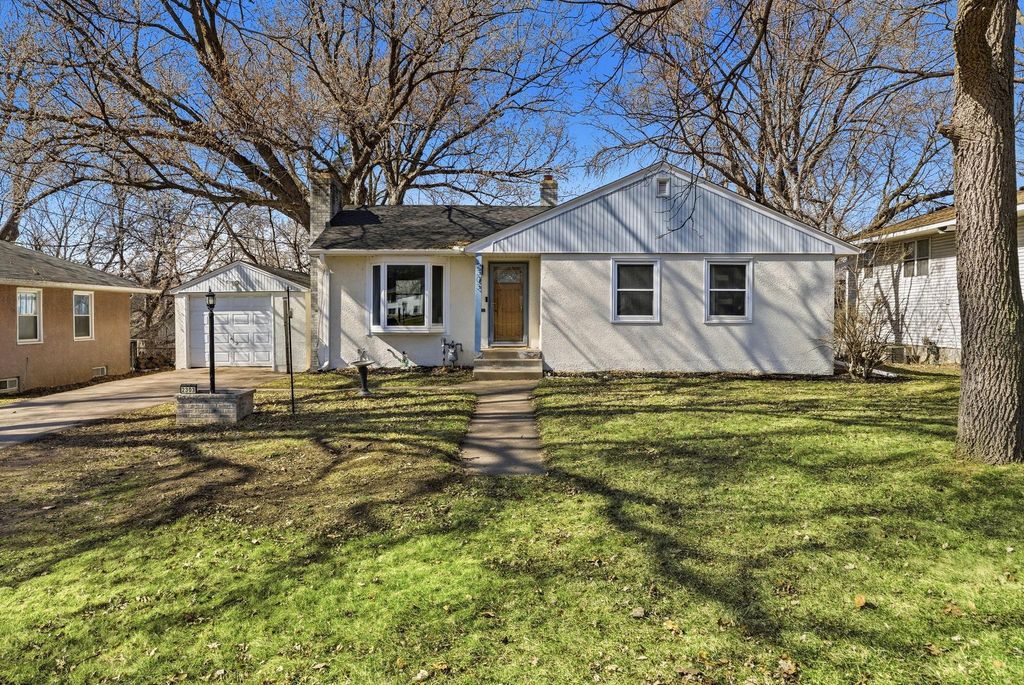 Photo of 2303 7th Avenue E, North Saint Paul, MN 55109 (MLS # 7040153)