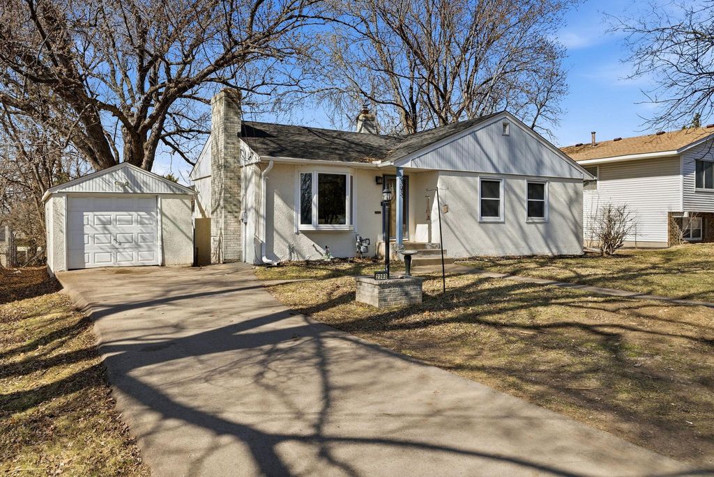 Photo of 2303 7th Avenue E, North Saint Paul, MN 55109 (MLS # 7040153)