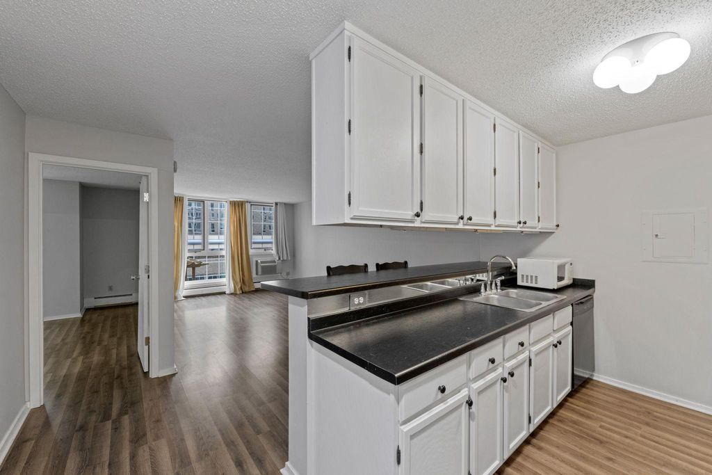 Photo of 433 S 7th St #1609, Minneapolis, MN 55415 (MLS # 7035516)