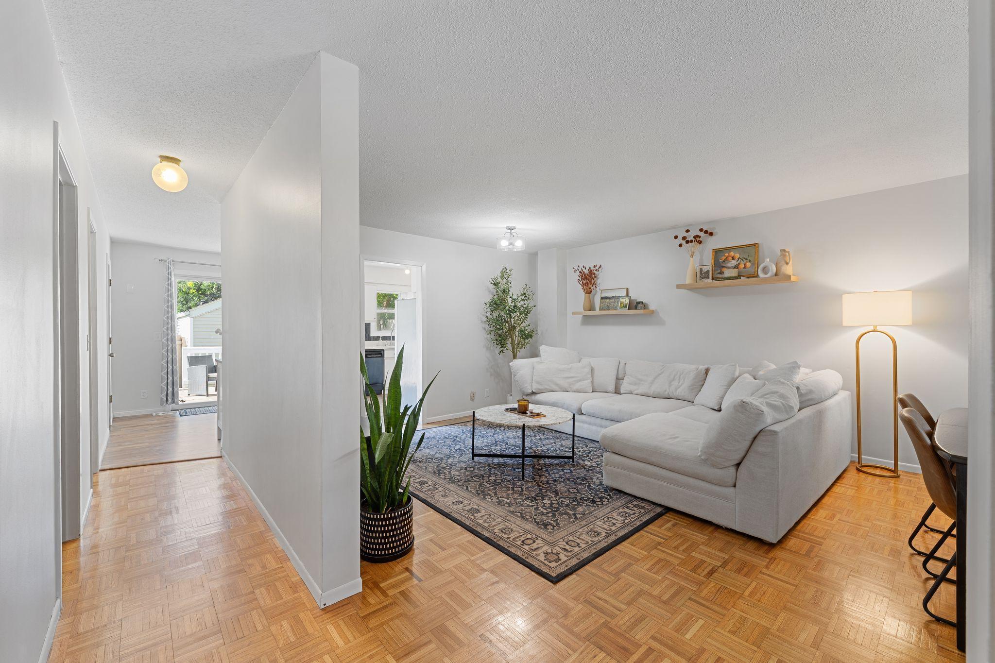 2644 Zarthan Avenue S