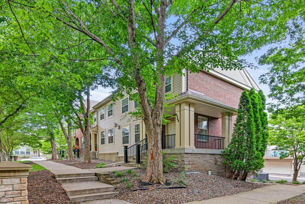 Photo of 8304 Townsend Drive, Eden Prairie, MN 55344 (MLS # 7097120)