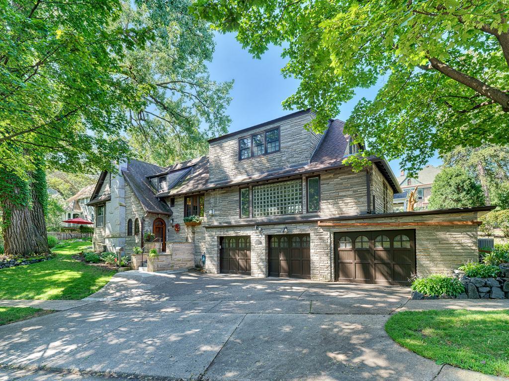15 Benhill Road