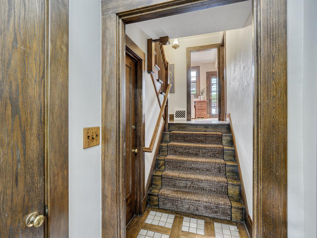 15 Benhill Road