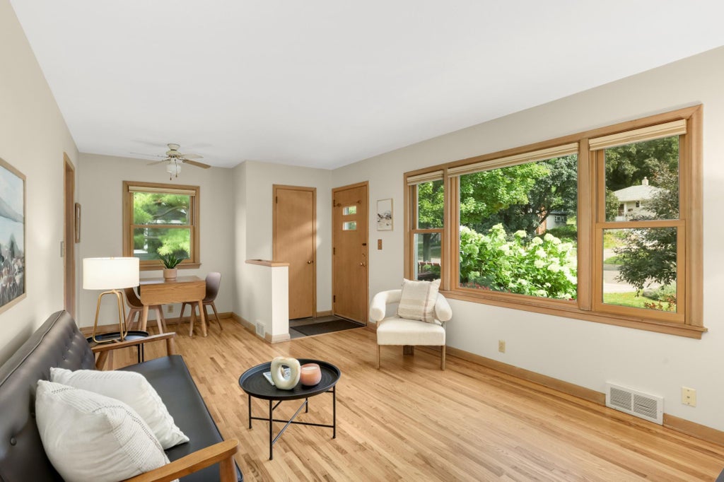 Photo of 539 Frontenac Place, Saint Paul, MN 55104 (MLS # 7098194)