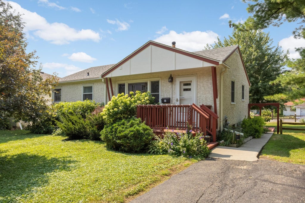 Photo of 539 Frontenac Place, Saint Paul, MN 55104 (MLS # 7098194)