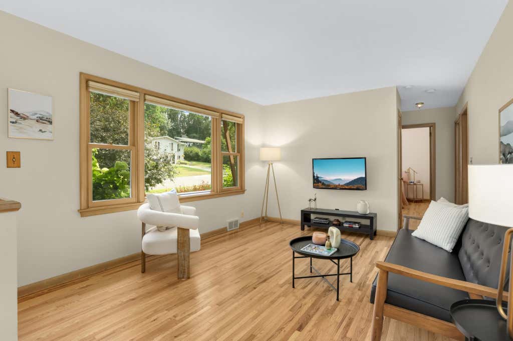 Photo of 539 Frontenac Place, Saint Paul, MN 55104 (MLS # 7098194)