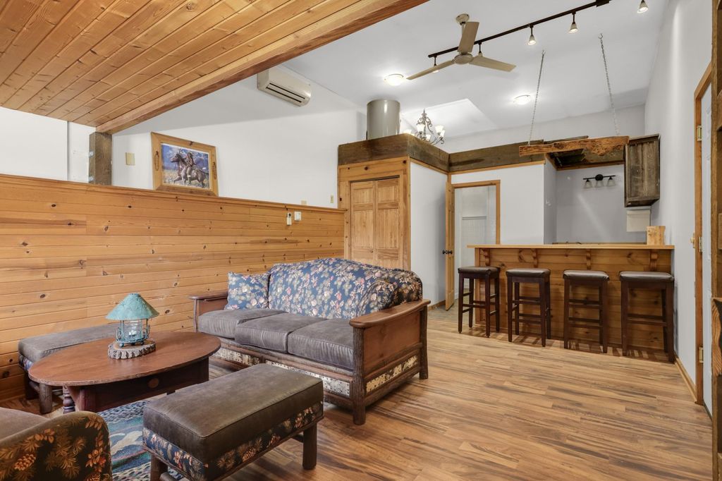 Photo of 15340 W Sunrise Circle, Eden Prairie, MN 55347 (MLS # 7104798)