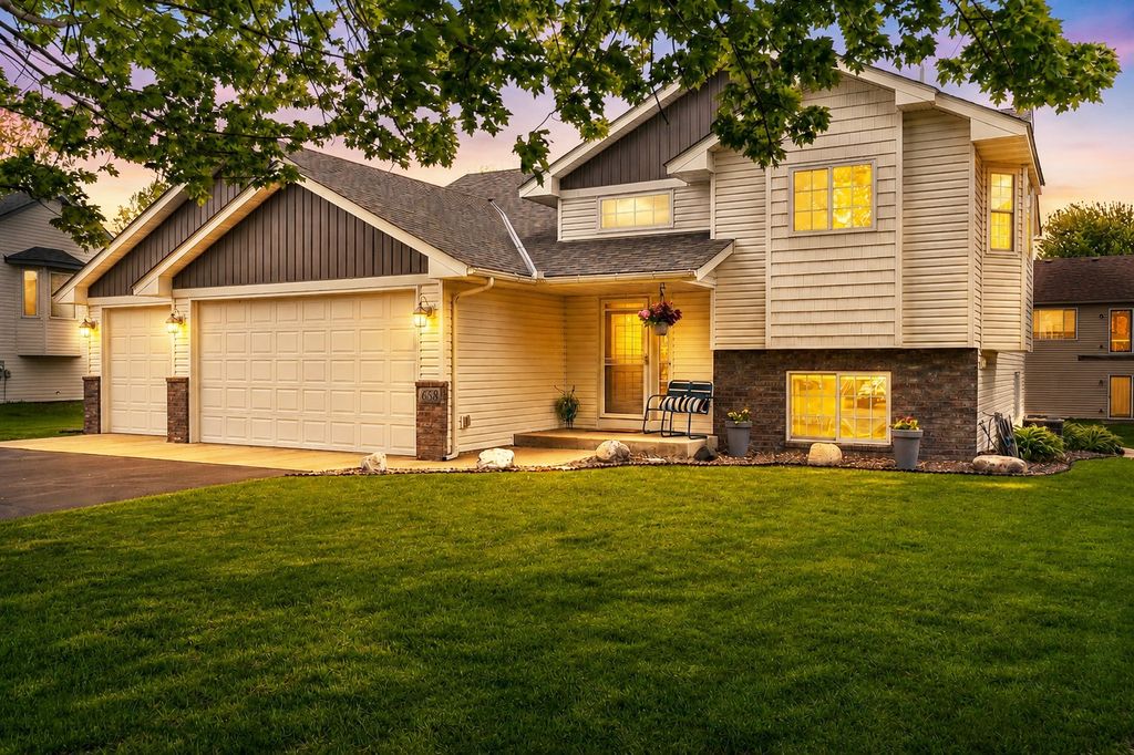 Photo of 658 Lois Lane, Circle Pines, MN 55014 (MLS # 7071736)