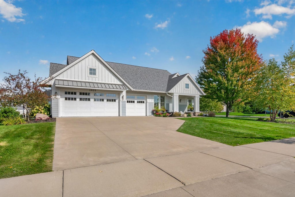 Photo of 1825 Annika Drive N, Lake Elmo, MN 55042 (MLS # 7156592)