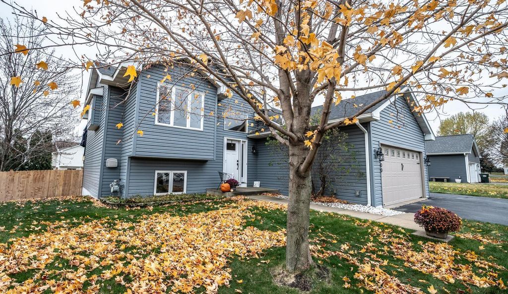 Photo of 14200 Belfast Court, Rosemount, MN 55068 (MLS # 7018571)