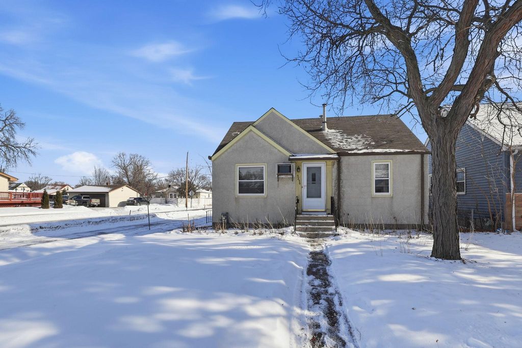 Photo of 5256 Girard Avenue N, Minneapolis, MN 55430 (MLS # 7009792)