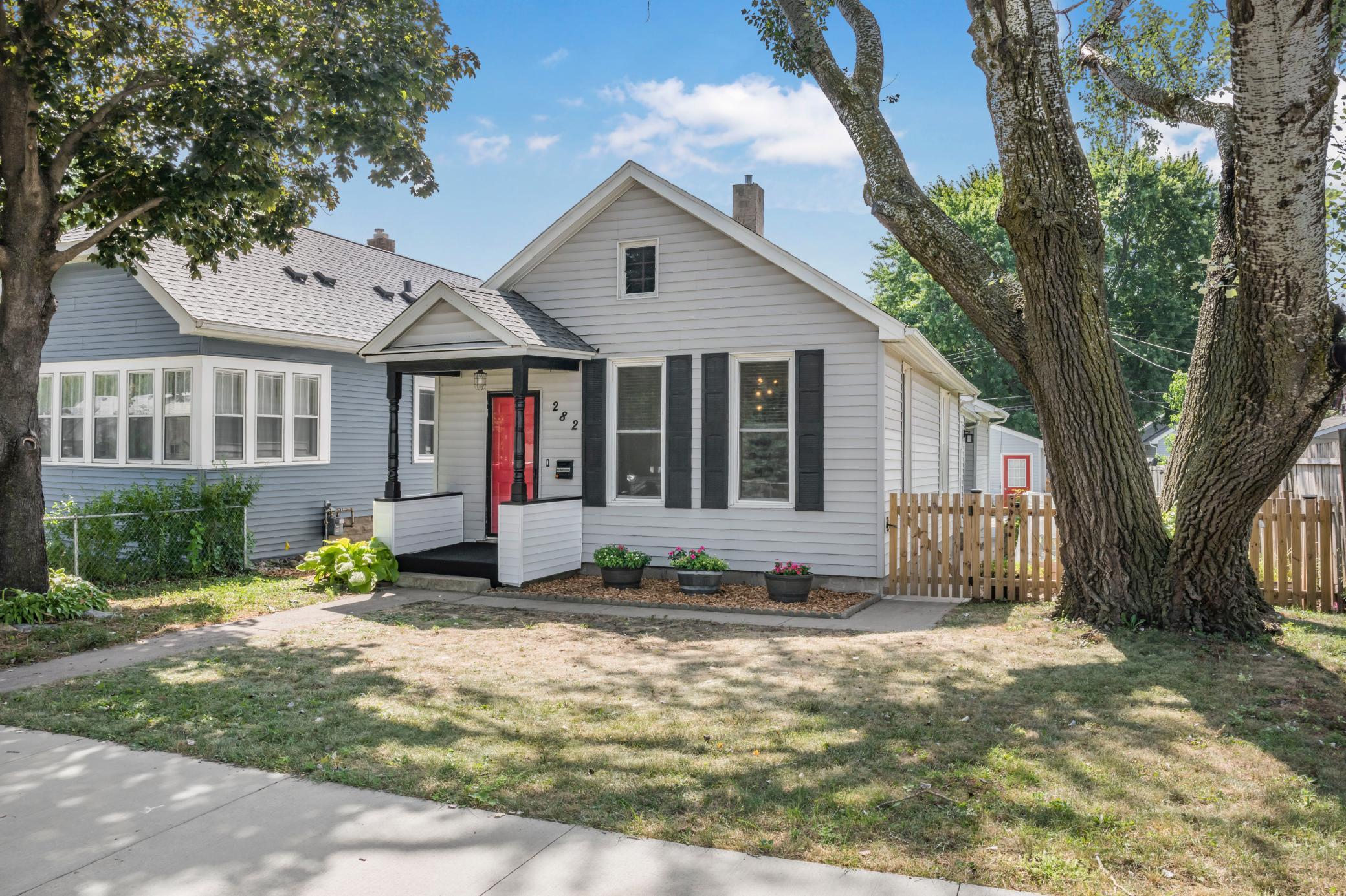 282 Annapolis Street E