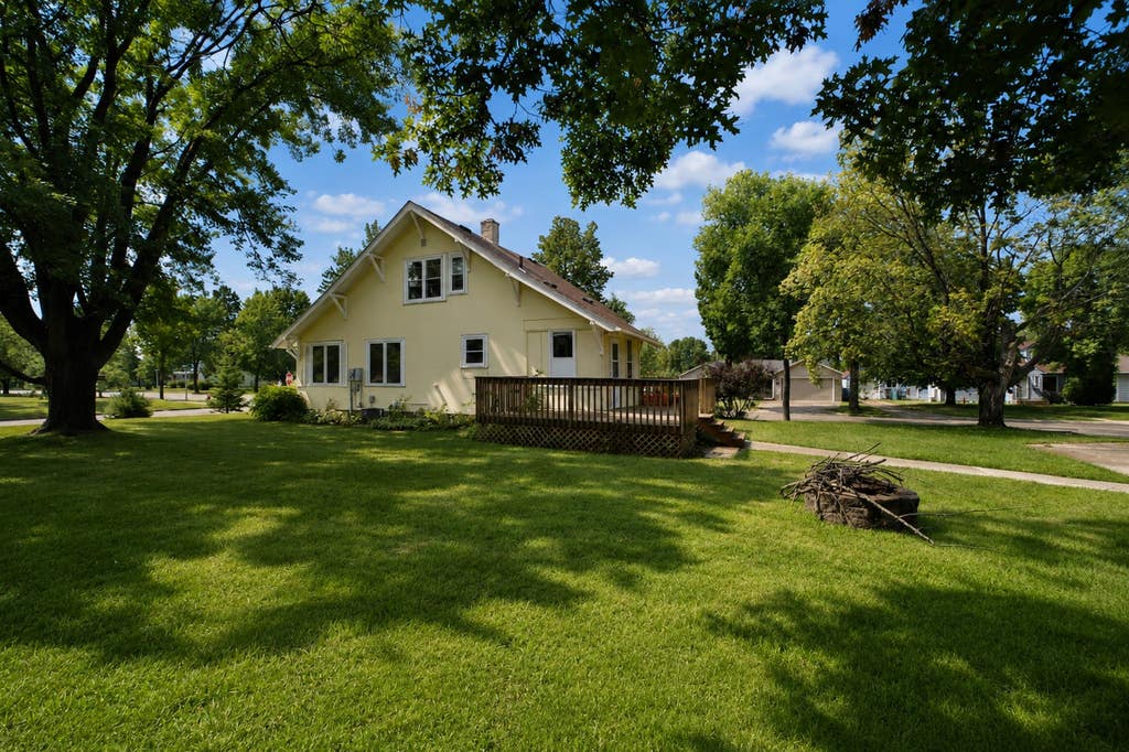 Photo of 601 Summit Avenue NE, Staples, MN 56479 (MLS # 7130966)