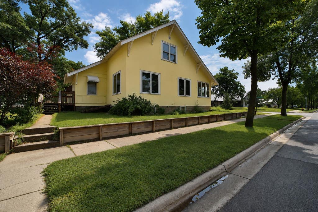 Photo of 601 Summit Avenue NE, Staples, MN 56479 (MLS # 7130966)
