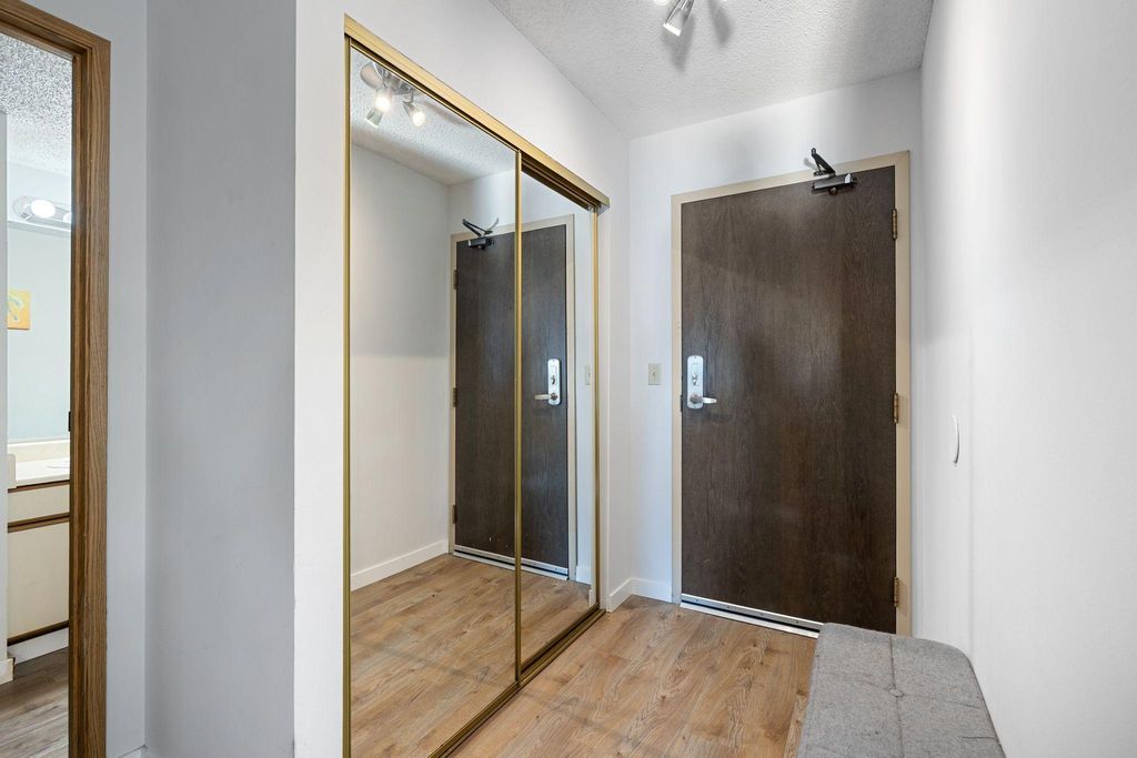 Photo of 78 10th Street E #1502, Saint Paul, MN 55101 (MLS # 7015345)