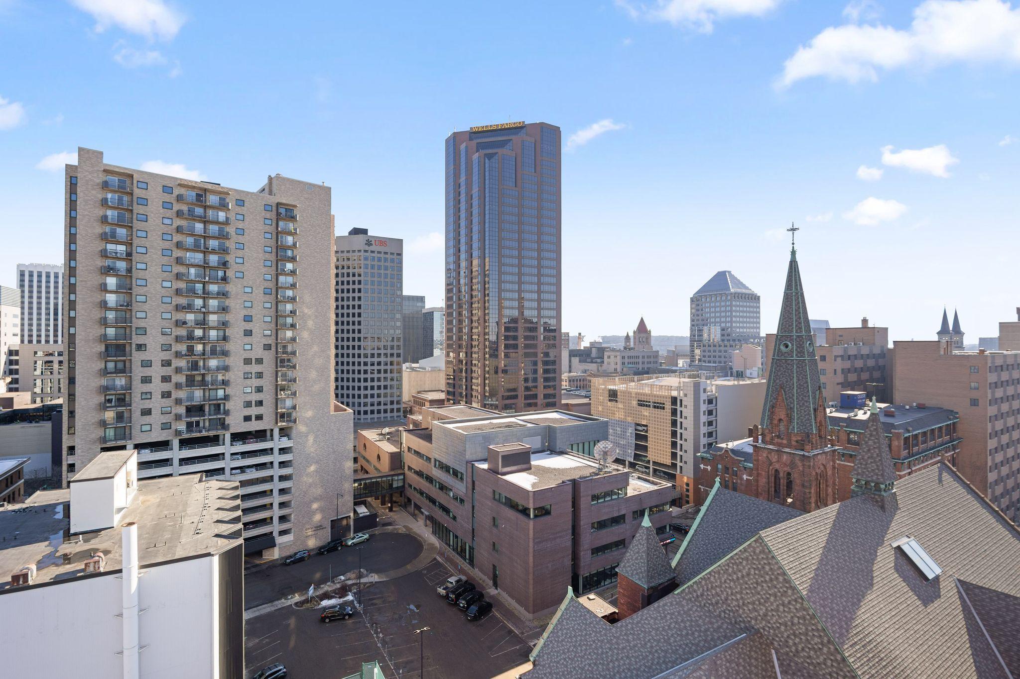 78 10th Street E 1502