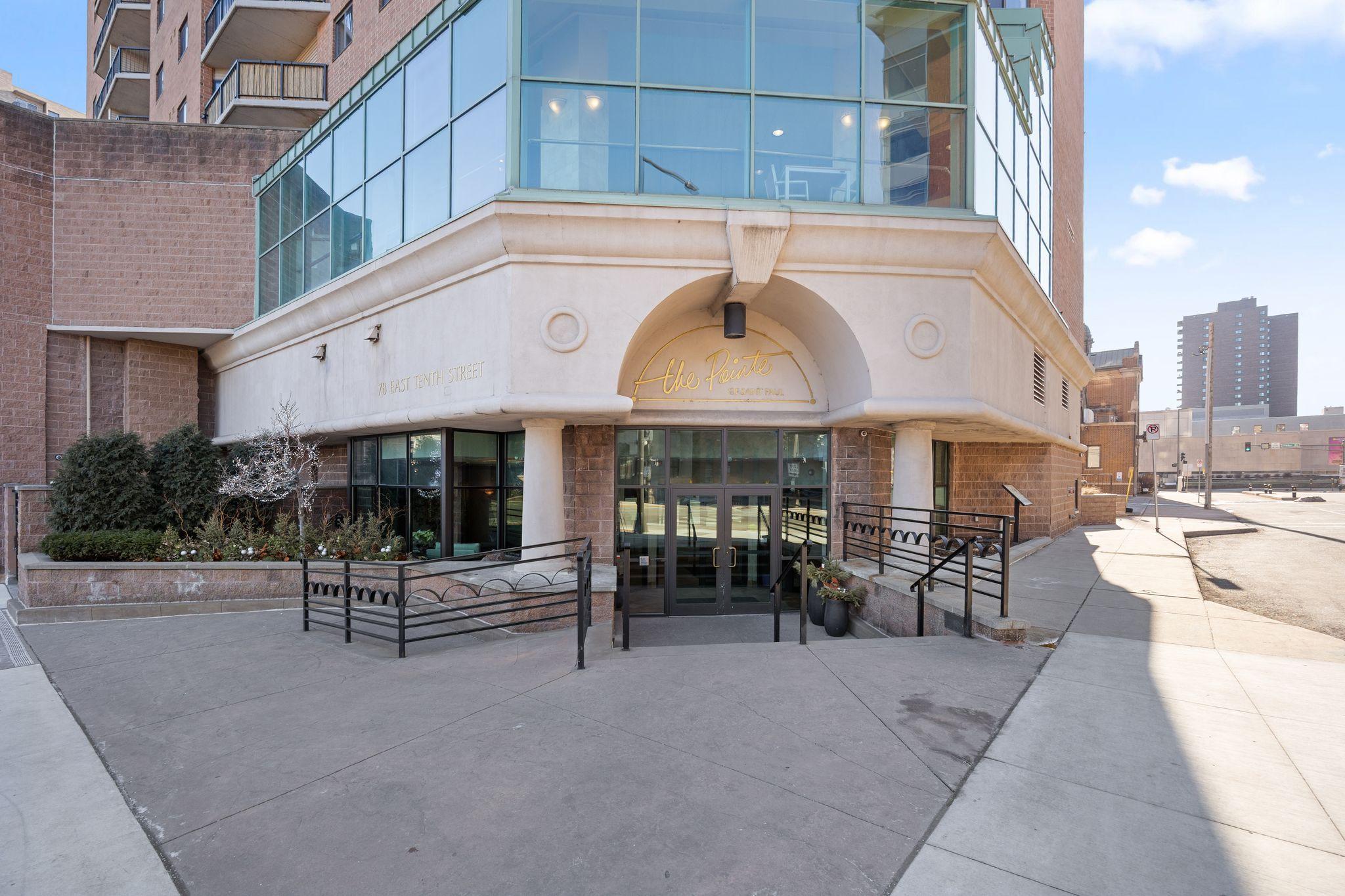 78 10th Street E 1502