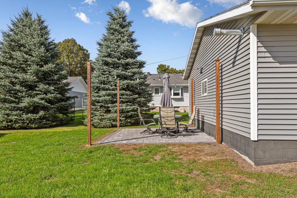 Photo of 1009 S Jefferson Street, New Ulm, MN 56073 (MLS # 7159584)
