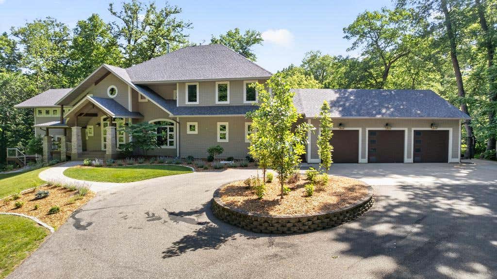 Photo of 4400 Ettenmoor Lane SW, Rochester, MN 55902 (MLS # 7086130)