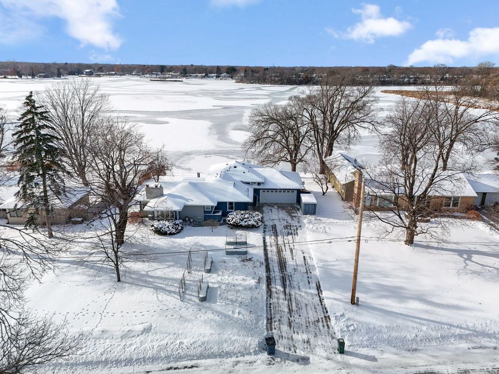 Photo of 5325 Twin Lake Boulevard E, Brooklyn Center, MN 55429 (MLS # 6822813)