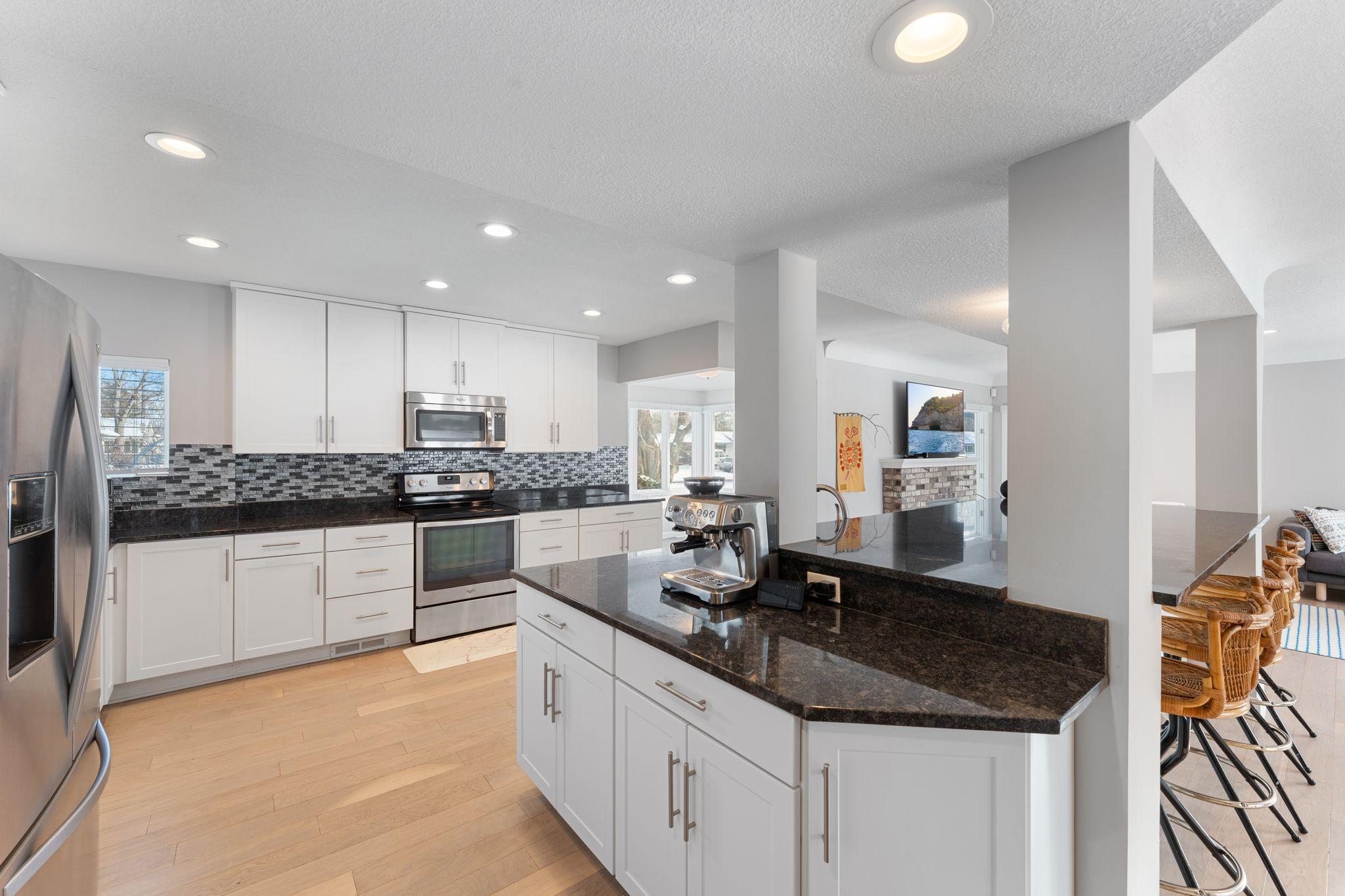 5325 Twin Lake Boulevard E