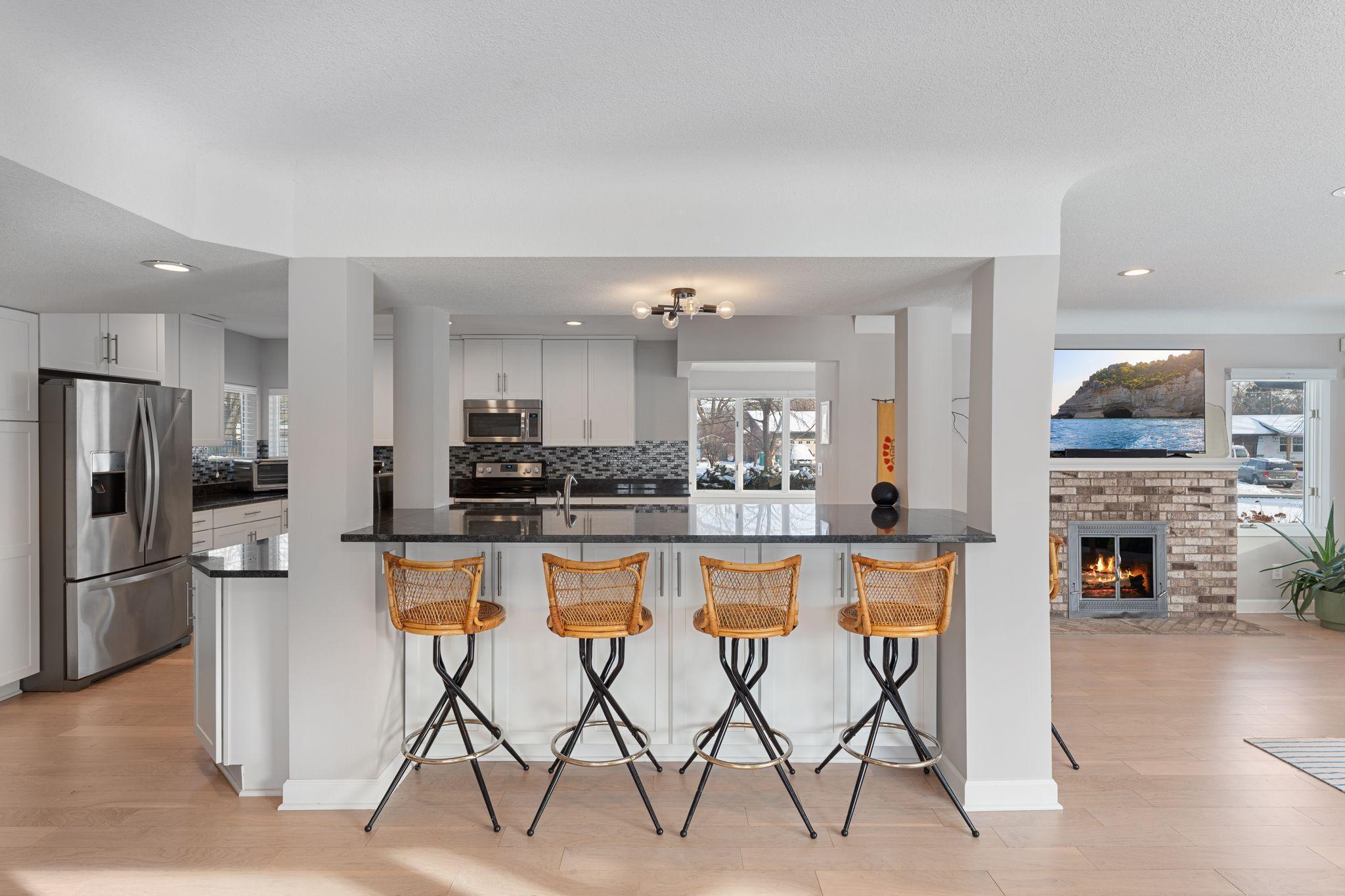 5325 Twin Lake Boulevard E