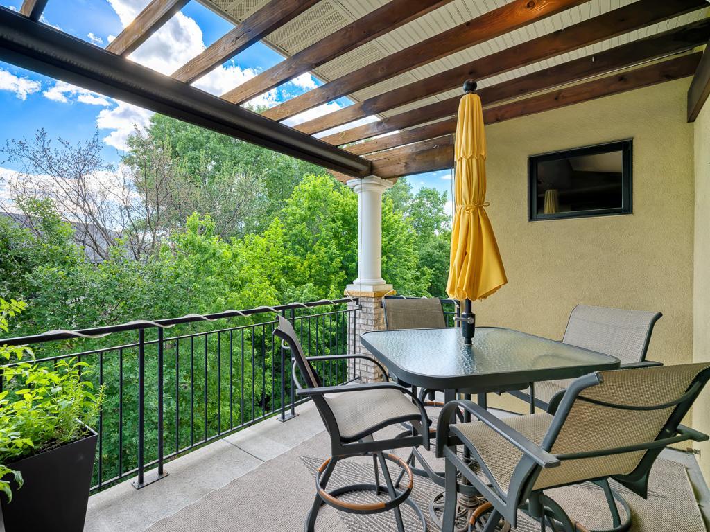 715 Linden St Unit 204, Saint Paul, MN, 55118, USA, 3 Bedrooms Bedrooms, ,3 BathroomsBathrooms,Condo,Contingent,715 Linden St Unit 204,6762730