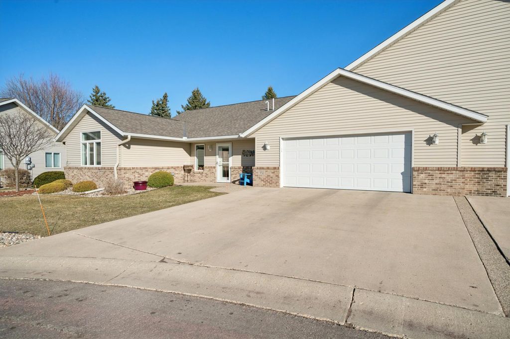 Photo of 152 Shamrock Drive, Mankato, MN 56001 (MLS # 7029599)
