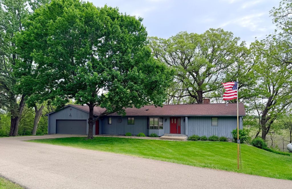 Photo of 24106 Walnut Drive, Albert Lea, MN 56007 (MLS # 7078612)