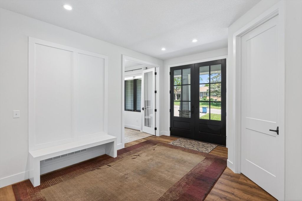 Photo of 5717 W 68th Street, Edina, MN 55439 (MLS # 7081032)