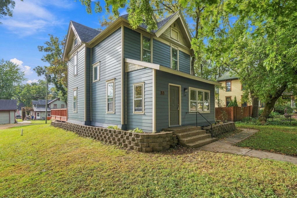 Photo of 209 4th Street E, Carver, MN 55315 (MLS # 7150633)