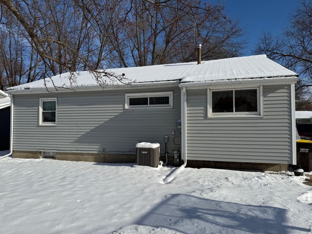 Photo of 1023 8th Street N, Saint James, MN 56081 (MLS # 7003096)