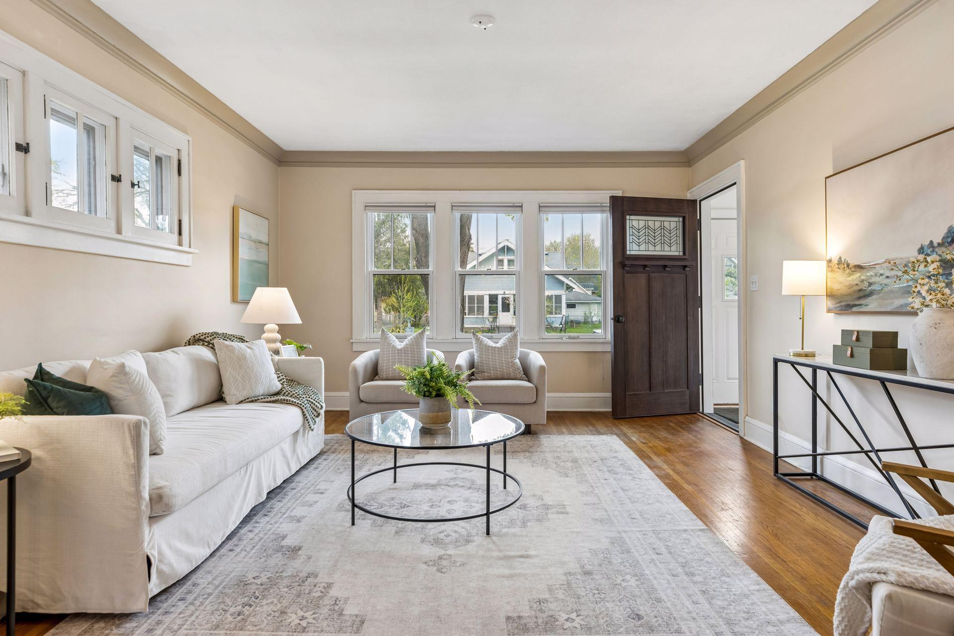 109 7th Avenue N