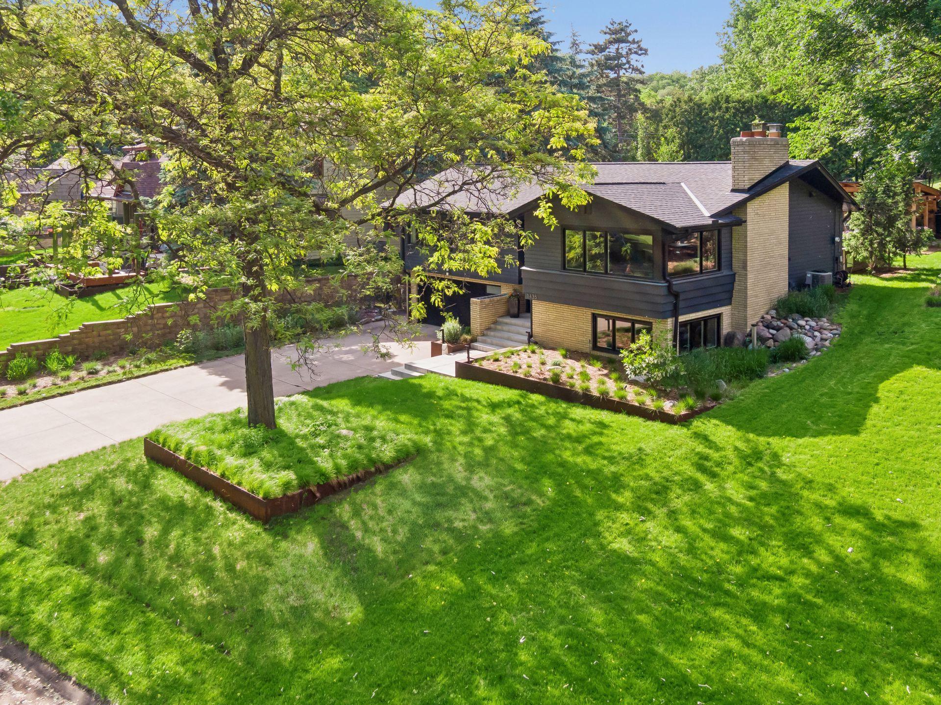 1435 Tyrol Trail