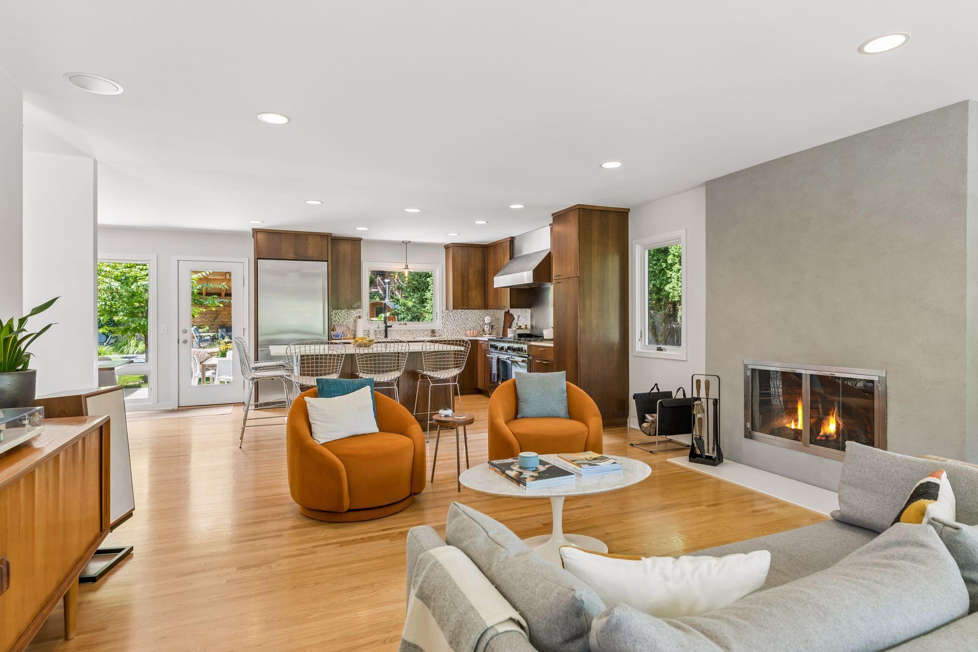 1435 Tyrol Trail