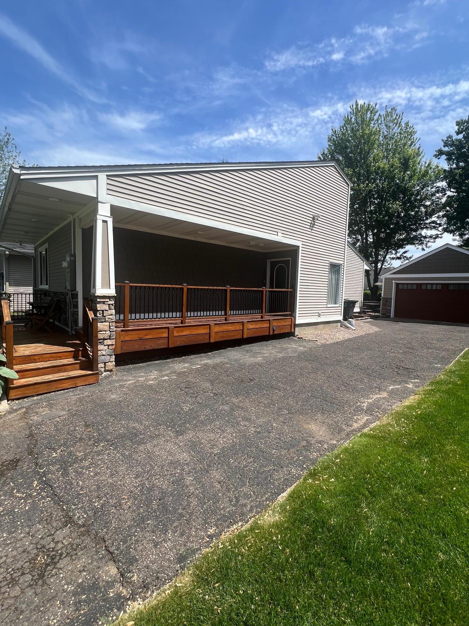 3929 Fordham Drive NE
