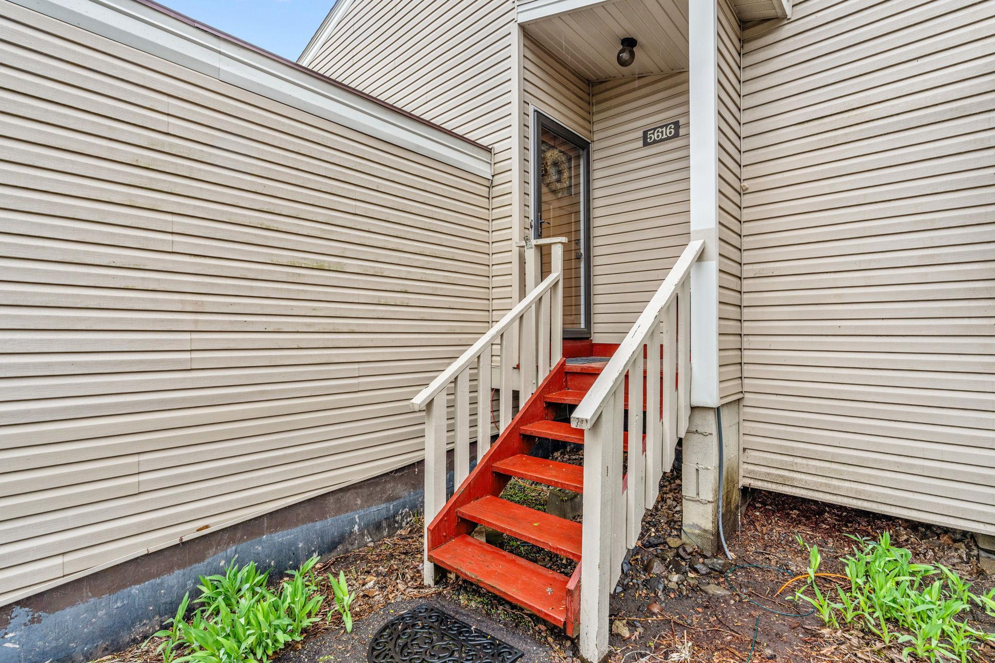 5616 W Bavarian Pass