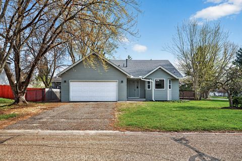 Photo of 3918 88th Lane NE, Circle Pines, MN 55014 (MLS # 7060708)