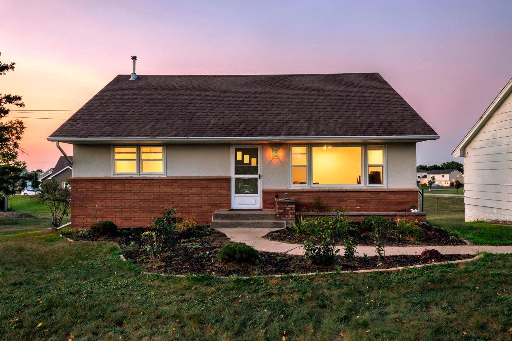 Photo of 527 River Road NE, Hanover, MN 55341 (MLS # 7127358)