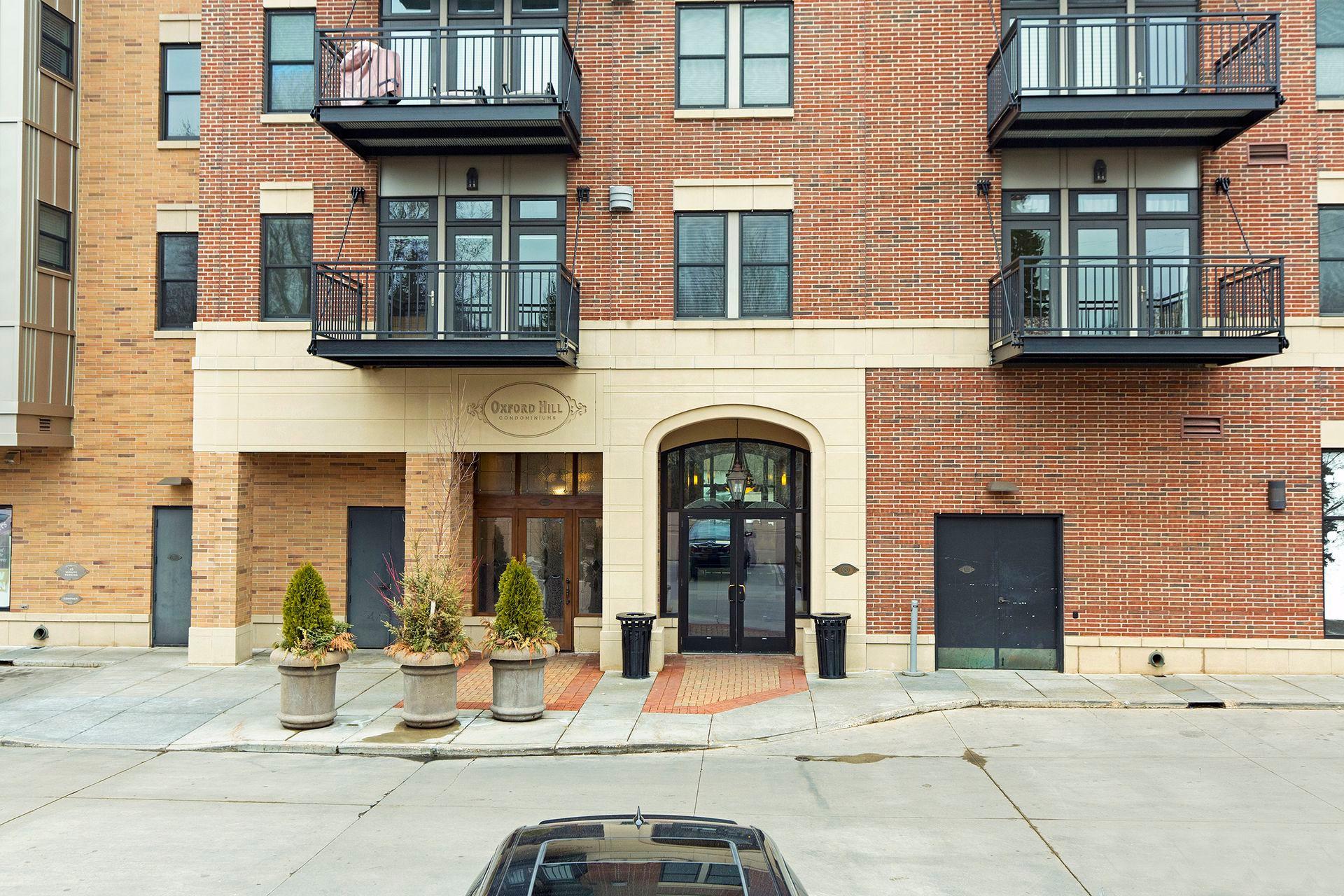 1060 Grand Avenue 204