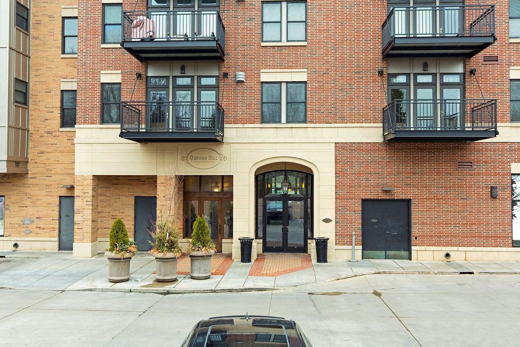 Photo of 1060 Grand Avenue #204, Saint Paul, MN 55105 (MLS # 7008321)