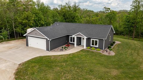 7630 SW County Rd 15 Stewartville MN 55976
