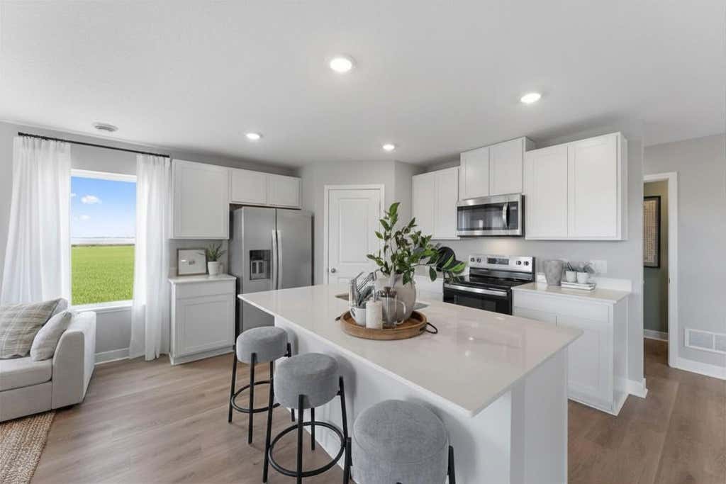 Photo of 1966 Aztec Avenue, Shakopee, MN 55379 (MLS # 7129764)